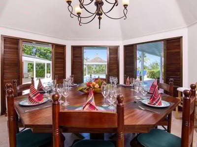 Luxury Villa Photo #5