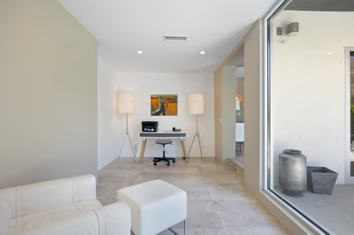Luxury Villa Photo #18