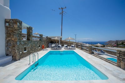 Luxury Villa Photo #3