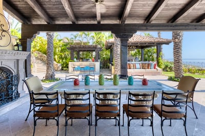 Luxury Villa Photo #17