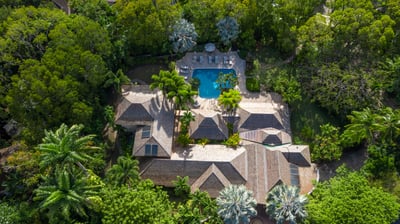 Luxury Villa Photo #3
