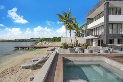 Luxury Villa Photo #5