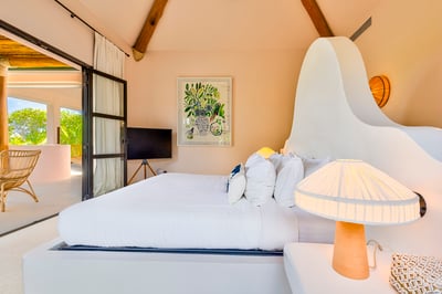 Luxury Villa Photo #34