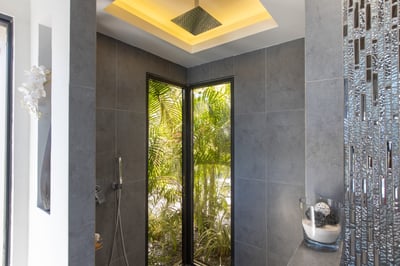 Luxury Villa Photo #30
