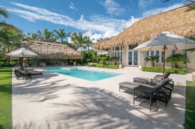 Luxury Villa Photo #4