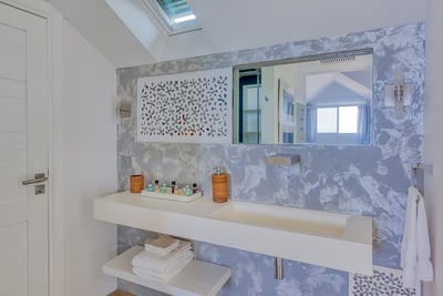 Luxury Villa Photo #42