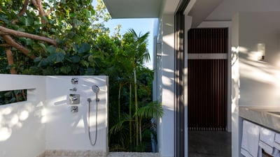 Luxury Villa Photo #43