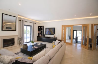 Luxury Villa Photo #15