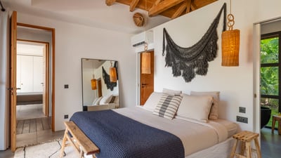 Luxury Villa Photo #40