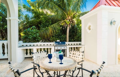 Luxury Villa Photo #12