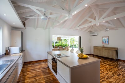 Luxury Villa Photo #22