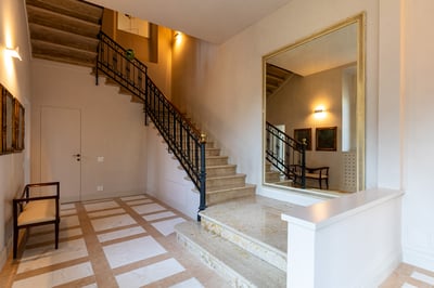 Luxury Villa Photo #25