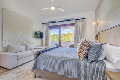 Luxury Villa Photo #13