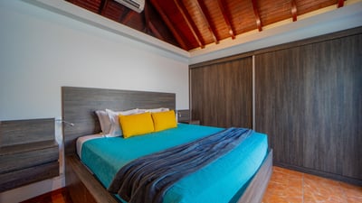 Luxury Villa Photo #24