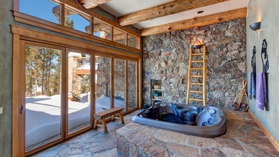 Indoor hot tub area, open up in summer
