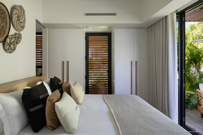 Bedroom 3: King size bed, air conditioning, safe, HD-TV, dish network, Apple TV. Ensuite bathro