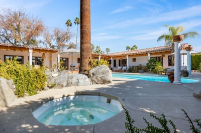 Luxury Villa Photo #16