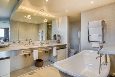 Luxury Villa Photo #23