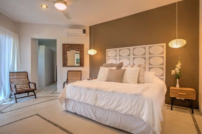 Luxury Villa Photo #20
