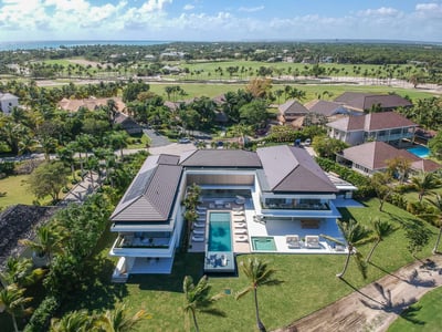 Luxury Villa Photo #3