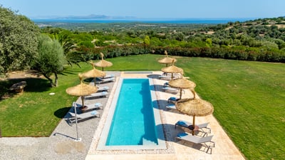 Luxury Villa Photo #2