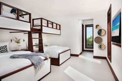 Luxury Villa Photo #18
