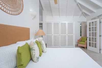Luxury Villa Photo #32