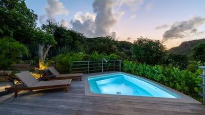 By Night: Modern and chic outdoor lightings.
&nbsp;