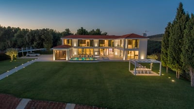 Luxury Villa Photo #8
