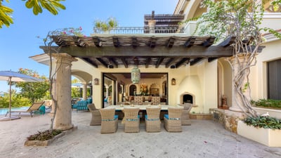 Luxury Villa Photo #12