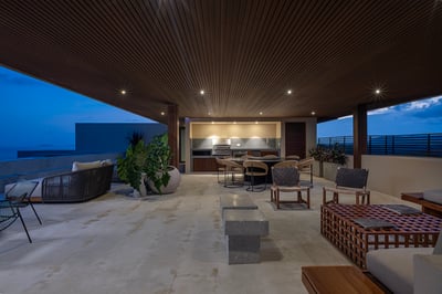 Luxury Villa Photo #4