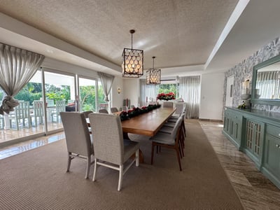 Luxury Villa Photo #16