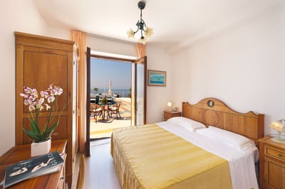 Luxury Villa Photo #13