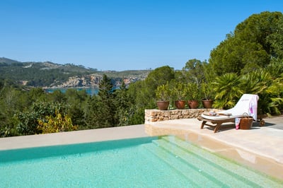 Luxury Villa Photo #3
