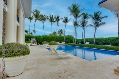 Luxury Villa Photo #9
