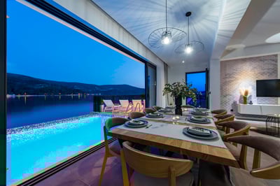 Luxury Villa Photo #24