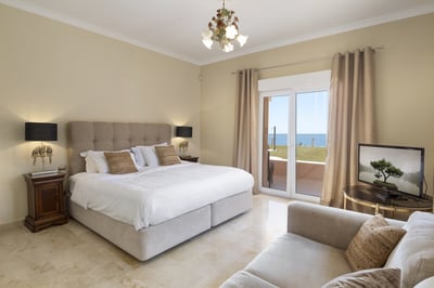 Luxury Villa Photo #22