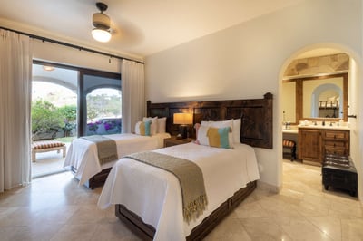 Luxury Villa Photo #74