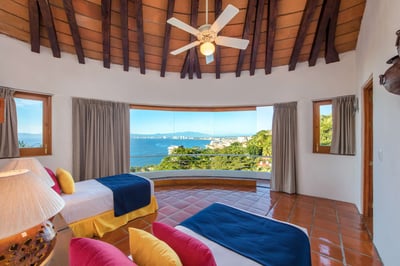 Luxury Villa Photo #19