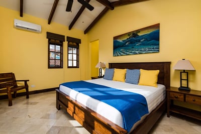 Luxury Villa Photo #4