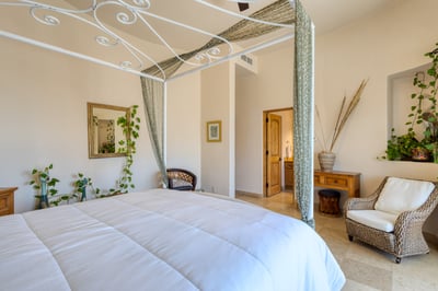 Luxury Villa Photo #67