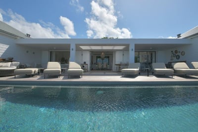 Luxury Villa Photo #3