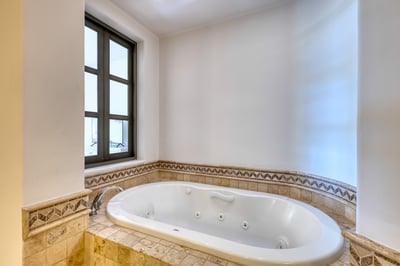 Luxury Villa Photo #34