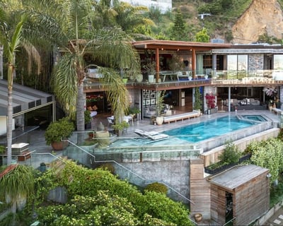 Luxury Villa Photo #2