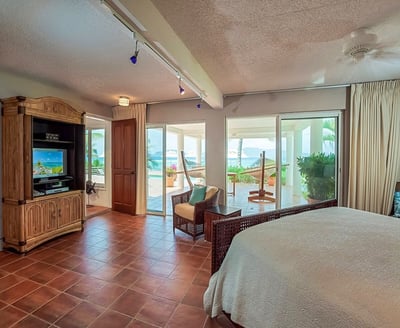 Luxury Villa Photo #19