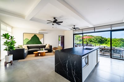 Luxury Villa Photo #13
