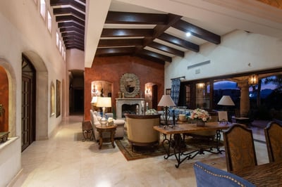 Luxury Villa Photo #11