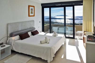 Luxury Villa Photo #19
