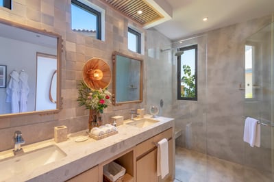 Luxury Villa Photo #38