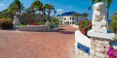 Luxury Villa Photo #9